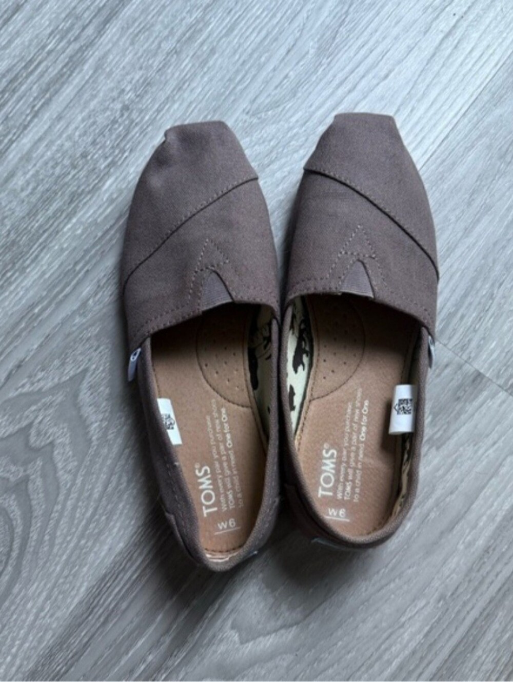 TOMS / Women’s Grey Classic Slip-Ons